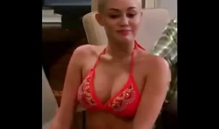 Peeing and masturbating in the bathroom lesbian hentai porn